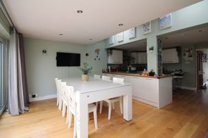 Photo 27- click for photo gallery